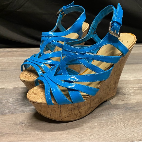 Fun and Sassy Blue Cork Wedges size 7 - Picture 2 of 4